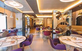 Hotel Mercure Centro Colosseo  4*